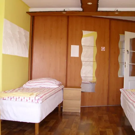 Goscinne Irene אכסניה